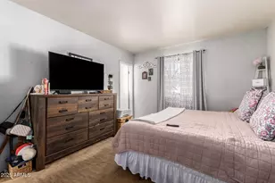 8102 E Monte Vista Rd, Scottsdale, AZ 85257 - Photo 11