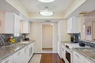 10806 W Cameo Dr, Sun City, AZ 85351 - Photo 11