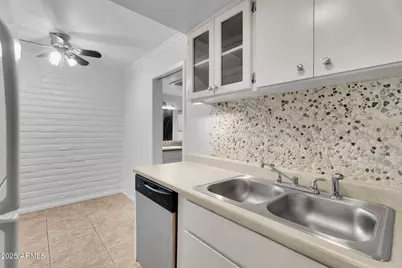 3737 E Turney Avenue #120, Phoenix, AZ 85018 - Photo 13