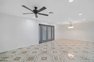 5827 W Rosewood Ln, Phoenix, AZ 85031 - Photo 11