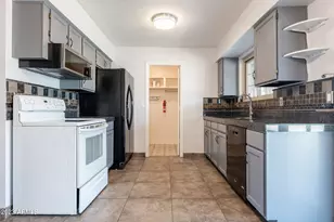 964 W Hackamore St, Mesa, AZ 85201 - Photo 9