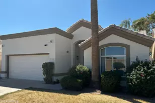 3334 N 42nd St, Phoenix, AZ 85018 - Photo 1