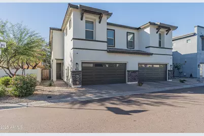 3020 N 37th Place, Phoenix, AZ 85018 - Photo 1