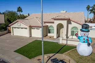 8736 W Tierra Buena Ln, Peoria, AZ 85382 - Photo 3