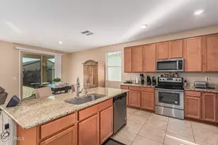 17437 W Molly Ln, Surprise, AZ 85387 - Photo 9