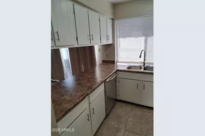 834 S Casitas Drive #B, Tempe, AZ 85281 - Photo 5