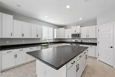 13710 N 174th Lane, Surprise, AZ 85388 - Photo 5