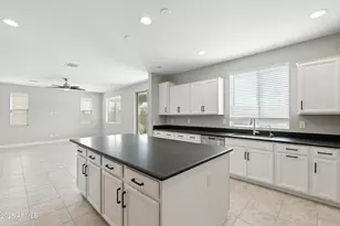 13710 N 174th Ln, Surprise, AZ 85388 - Photo 7