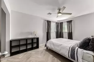 2402 N 37th St, Phoenix, AZ 85008 - Photo 27