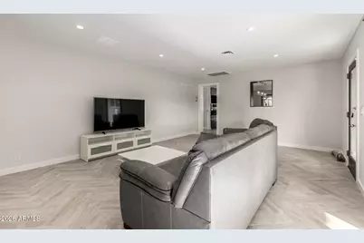 2402 N 37th Street, Phoenix, AZ 85008 - Photo 13