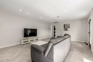 2402 N 37th St, Phoenix, AZ 85008 - Photo 13