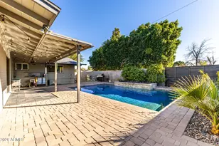 2402 N 37th St, Phoenix, AZ 85008 - Photo 33