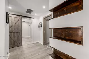 2402 N 37th St, Phoenix, AZ 85008 - Photo 23