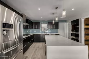 2402 N 37th St, Phoenix, AZ 85008 - Photo 11