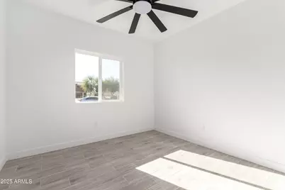 10611 N 81st Avenue, Peoria, AZ 85345 - Photo 9