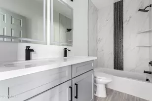 10611 N 81st Ave, Peoria, AZ 85345 - Photo 11