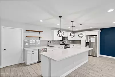 2226 S Kachina Drive, Tempe, AZ 85282 - Photo 3