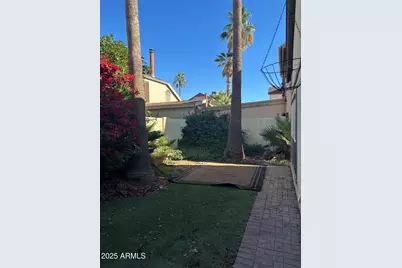 522 E Topeka Drive, Phoenix, AZ 85024 - Photo 17