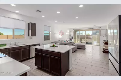 24133 W Gibson Lane, Buckeye, AZ 85326 - Photo 11