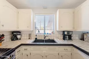 148 E Kayetan Dr, Sierra Vista, AZ 85635 - Photo 9