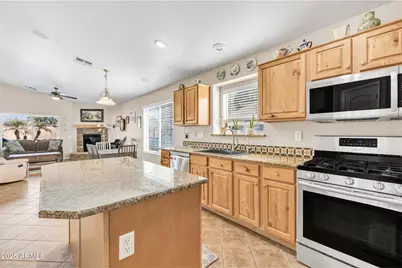 15970 W Bartlett Avenue, Goodyear, AZ 85338 - Photo 9