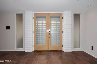 8528 E Via De Viva Street, Scottsdale, AZ 85258 - Photo 3