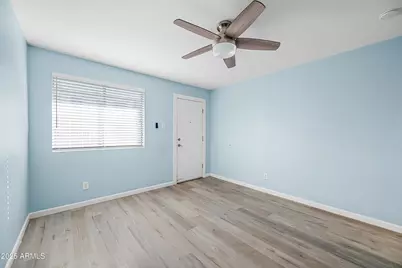 3025 N 32nd Street #8, Phoenix, AZ 85018 - Photo 5