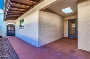 320 W Laguna Dr, Tempe, AZ 85282 - Photo 37