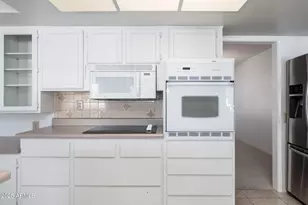 17614 N Buntline Dr, Sun City West, AZ 85375 - Photo 7