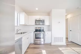 1135 E Chipman Rd, Phoenix, AZ 85040 - Photo 17