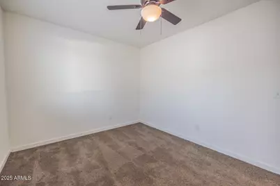 1135 E Chipman Road, Phoenix, AZ 85040 - Photo 11