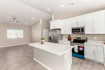 11405 W Madero Drive, Arizona City, AZ 85123 - Photo 13