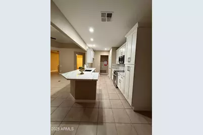 10910 W Laurelwood Lane, Avondale, AZ 85392 - Photo 11