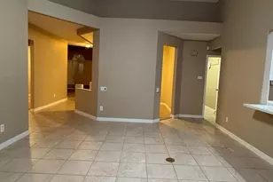 10910 W Laurelwood Ln, Avondale, AZ 85392 - Photo 7