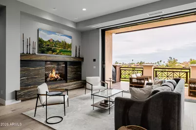 2 Biltmore Estate #207, Phoenix, AZ 85016 - Photo 3