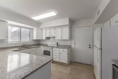 10428 N 53rd Drive, Glendale, AZ 85302 - Photo 9