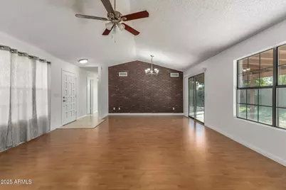 10428 N 53rd Drive, Glendale, AZ 85302 - Photo 7