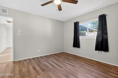 7649 W Mitchell Drive, Phoenix, AZ 85033 - Photo 11