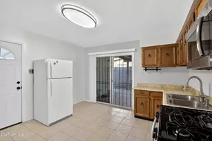 7649 W Mitchell Dr, Phoenix, AZ 85033 - Photo 9