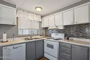 201 S Greenfield Rd, Mesa, AZ 85206 - Photo 3