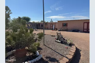 851 E Junction Street, Apache Junction, AZ 85119 - Photo 3