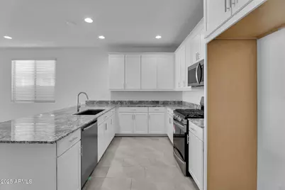 19948 W Flower Street, Buckeye, AZ 85396 - Photo 9