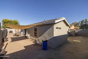 129 W Ian Dr, Phoenix, AZ 85041 - Photo 17