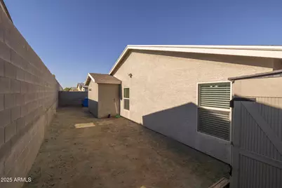 129 W Ian Drive, Phoenix, AZ 85041 - Photo 19