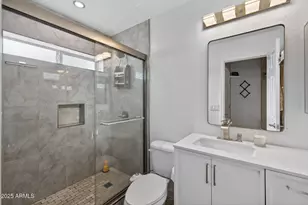 129 W Ian Dr, Phoenix, AZ 85041 - Photo 11