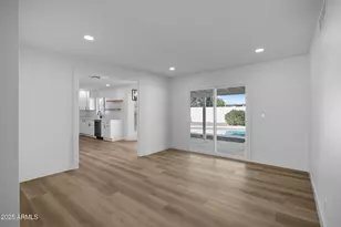 7026 W Jenan Dr, Peoria, AZ 85345 - Photo 9