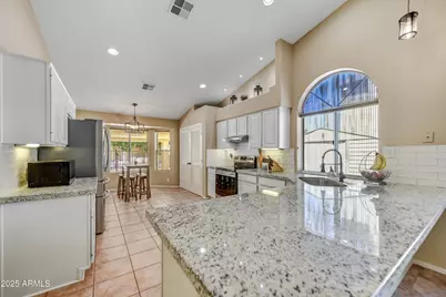 2015 E Bendix Drive, Tempe, AZ 85283 - Photo 9