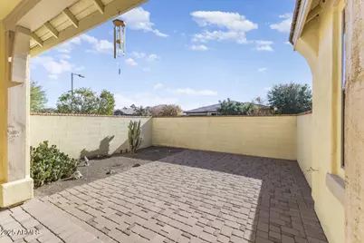 15384 W Dahlia Drive, Surprise, AZ 85379 - Photo 35
