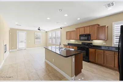 15384 W Dahlia Drive, Surprise, AZ 85379 - Photo 11