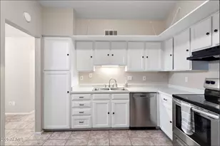 555 N May St, Mesa, AZ 85201 - Photo 7